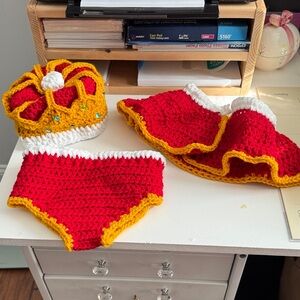Handmade Crochet king/queen Set for Kids - Red and Gold